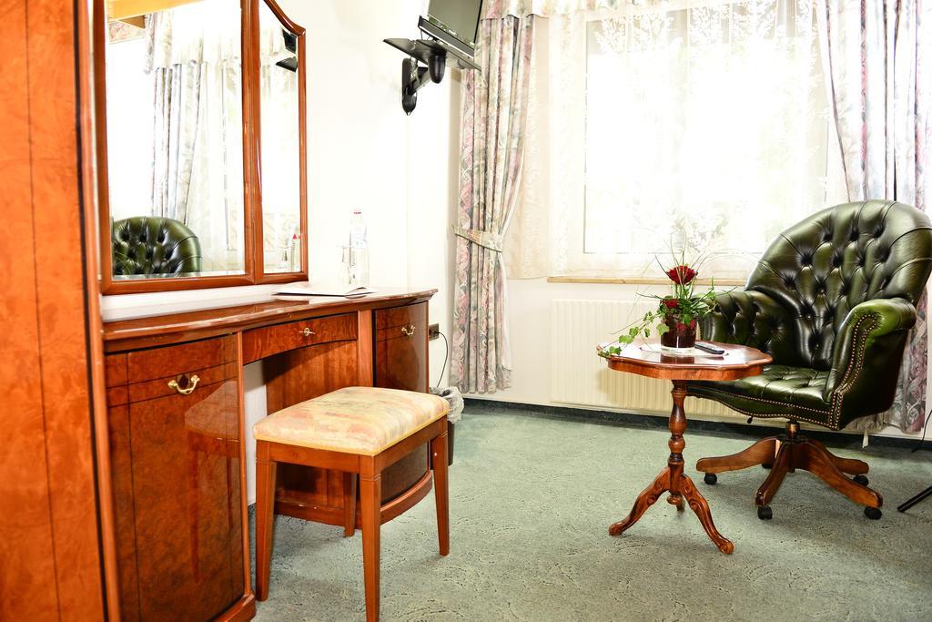 Landhotel Michaelishof Bergen  Extérieur photo